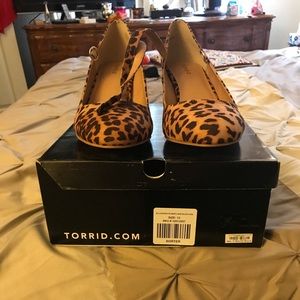 Cute leopard Mary Janes!